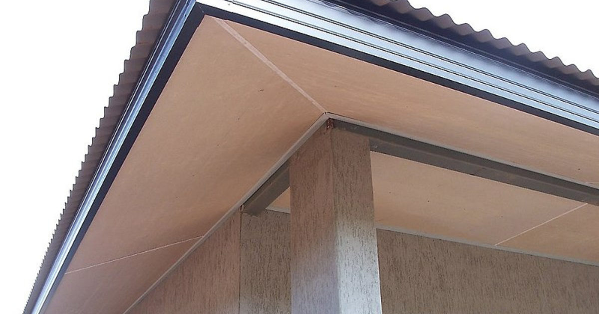 Angled Soffit: Best Practices for Replacement & Installation